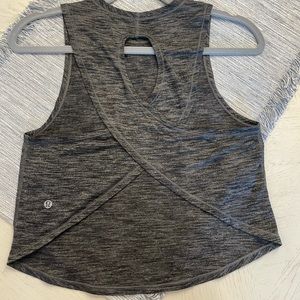 Lululemon cropped tank with crossed back sz 4